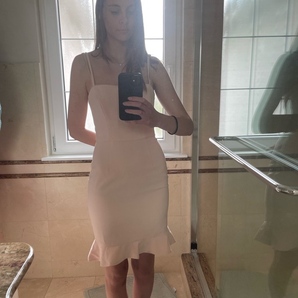 French Connection whisper hem dress in blush - Picture 2 of 7